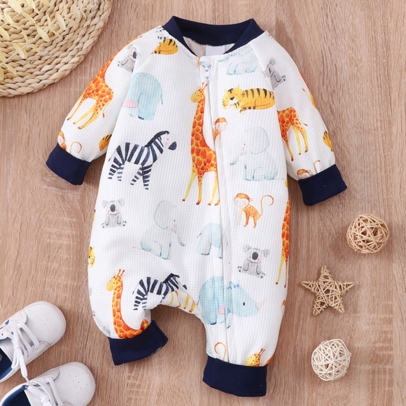 Baby Boy All Over Cartoon animals Design Long-sleeves Baby Jumpsuit. 0-3 M - Picture 1 of 9